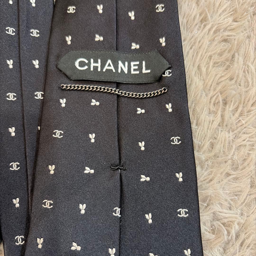 CHANEL シャネルの素敵なブラック ネクタイ
