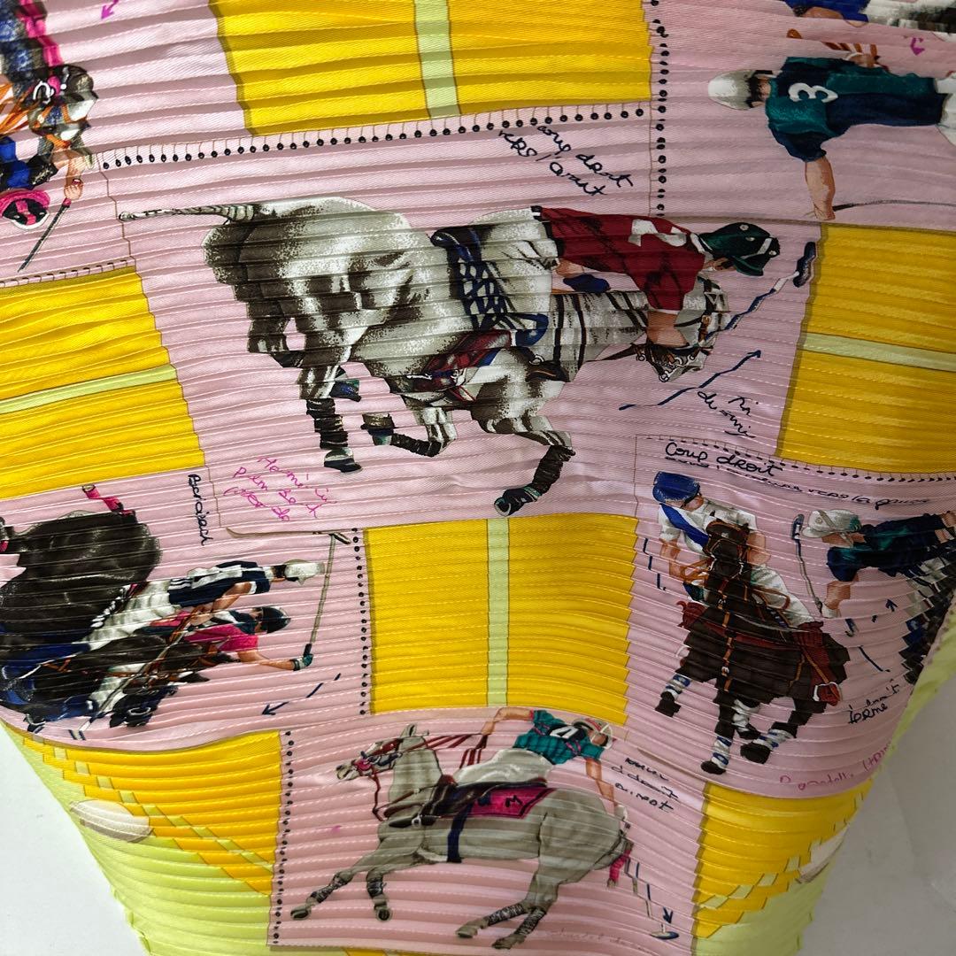 ☆SALE中☆HERMES☆エルメスカレ☆90cm☆プリーツスカーフ☆箱☆美品☆