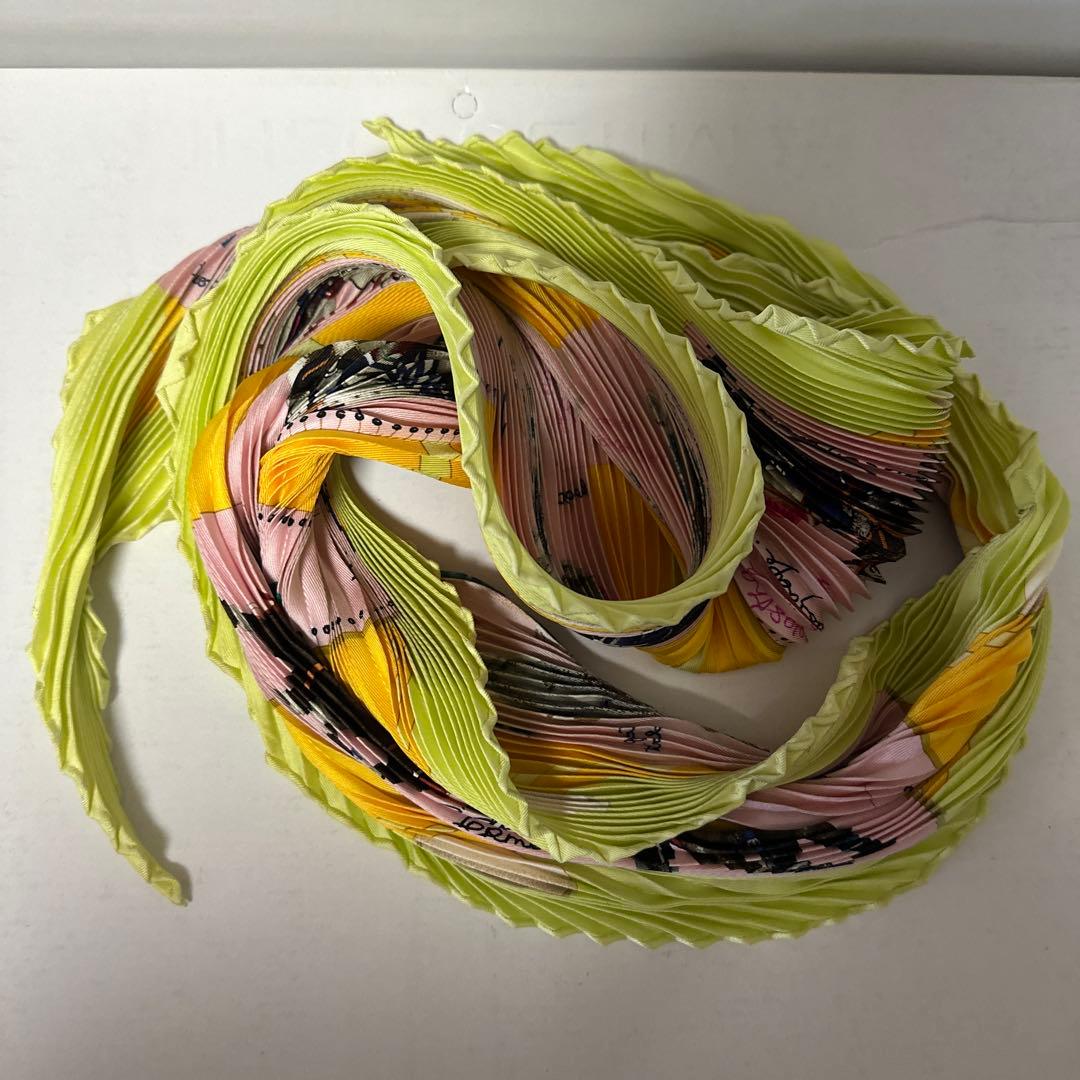 ☆SALE中☆HERMES☆エルメスカレ☆90cm☆プリーツスカーフ☆箱☆美品☆