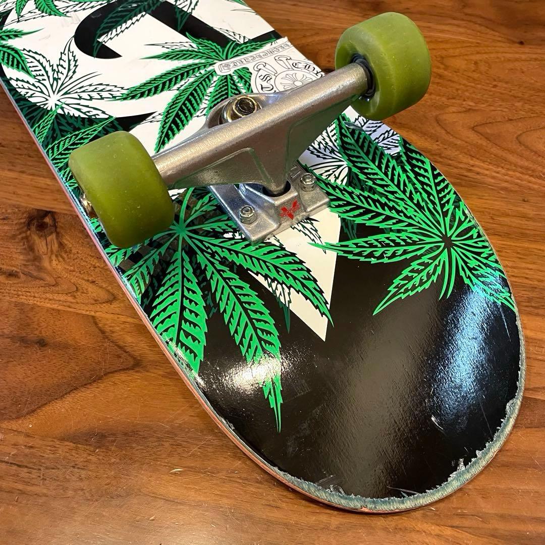 DGK スケボー　スケートボード　コンプリート　ベンチャートラック　美品