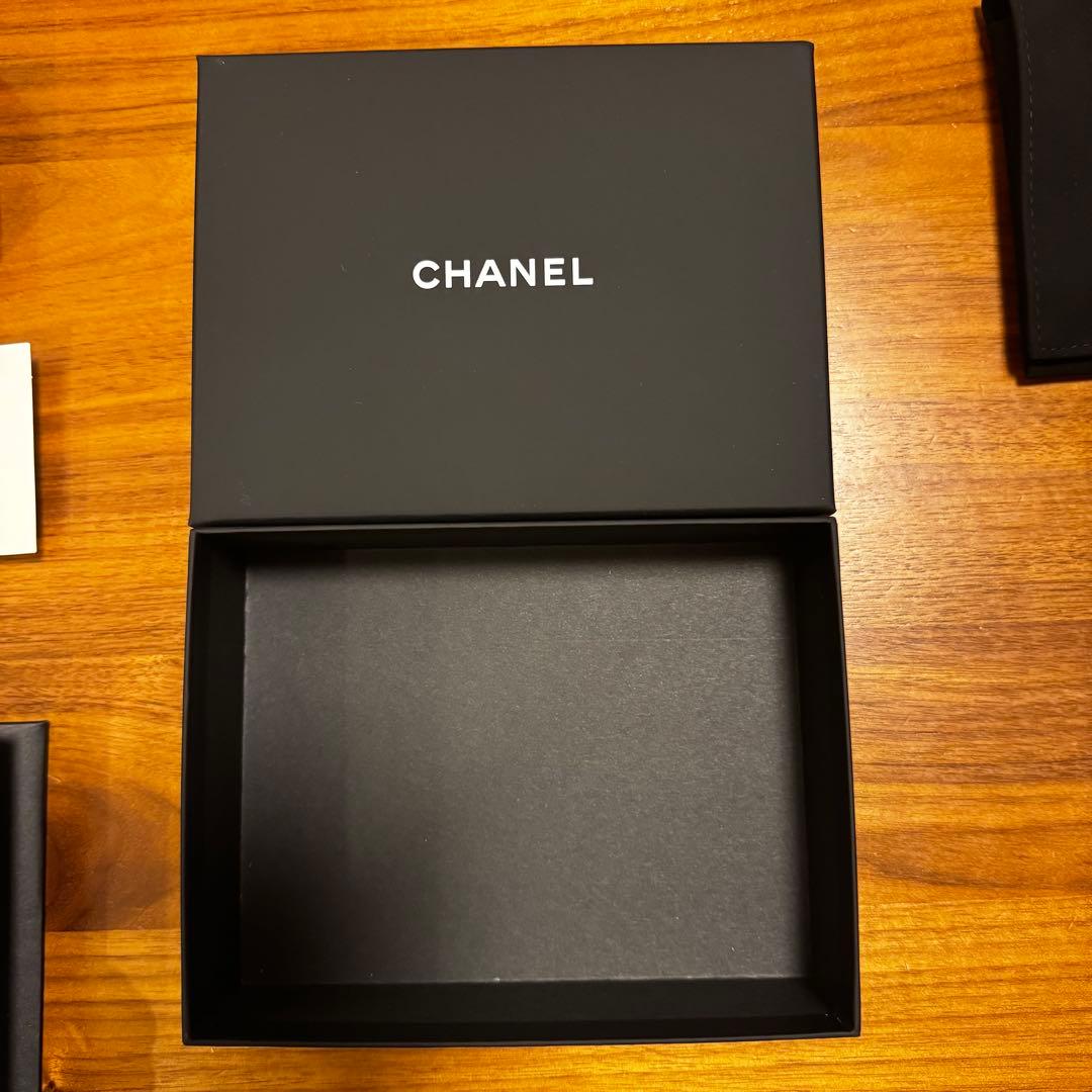 CHANEL シャネル　財布　ピアス　空き箱　ショップ袋　リボン　カメリア