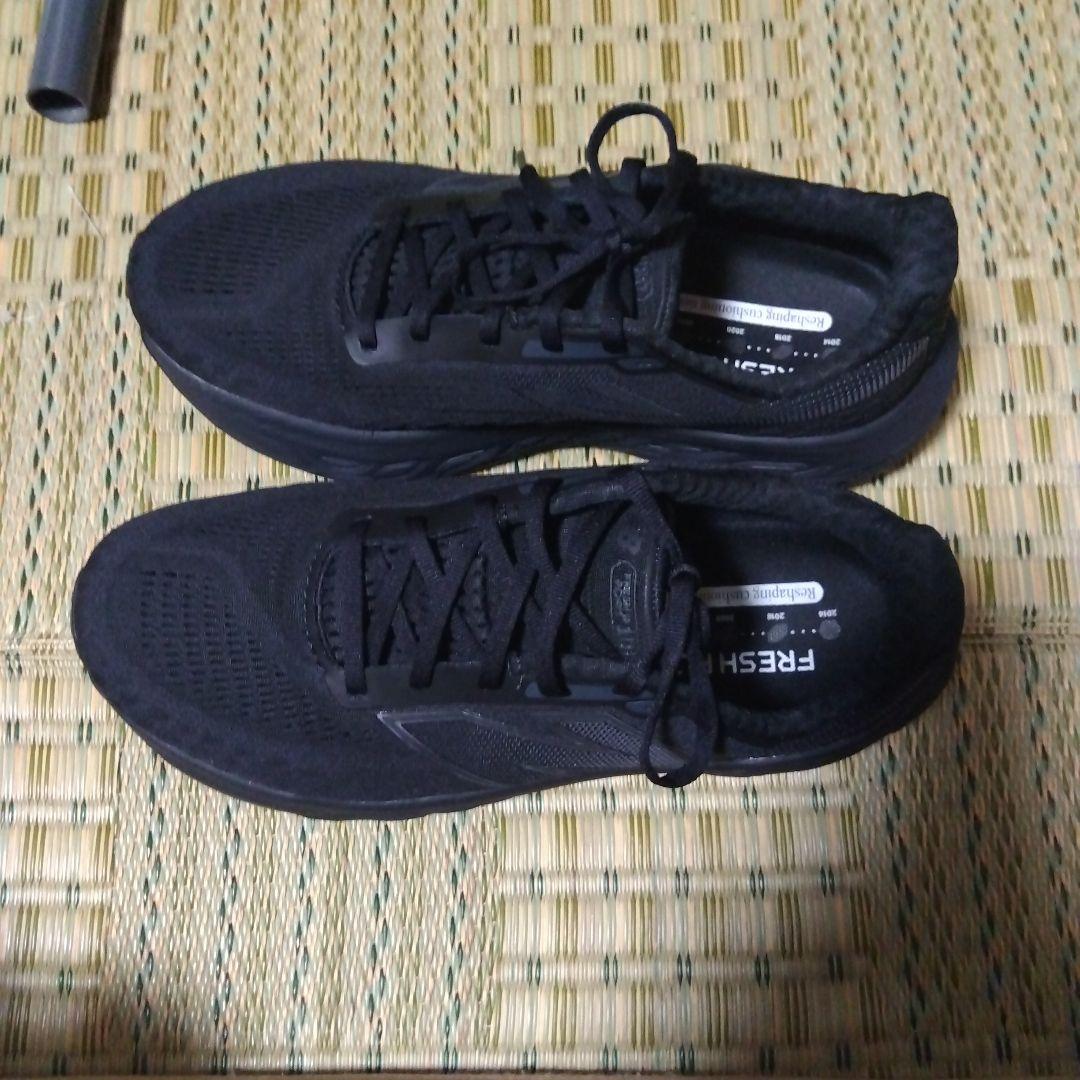 New Balance Fresh Foam スニーカー ブラック