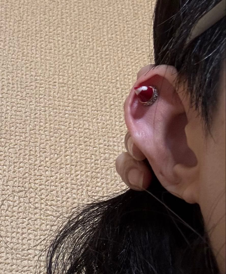 新品未使用 ヴィヴィアンウエストウッド ピアス 尖り 棘型 三角 1つ 片方