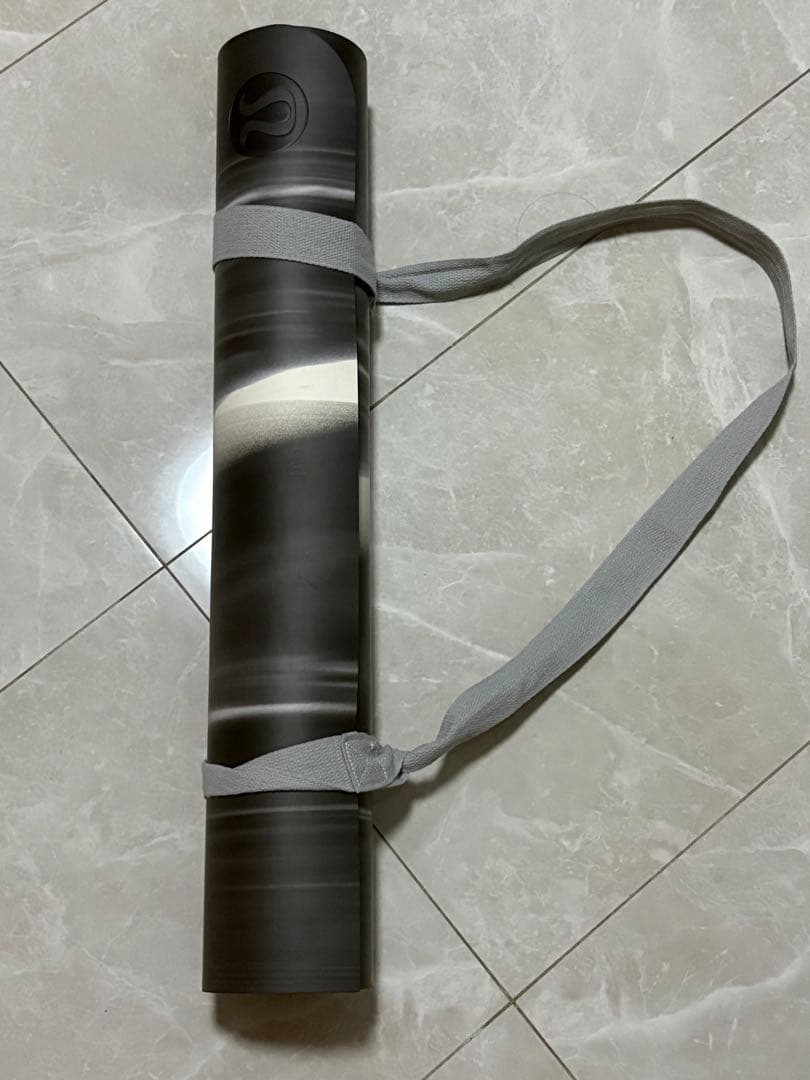 LULULEMONヨガマット ストラップ付き