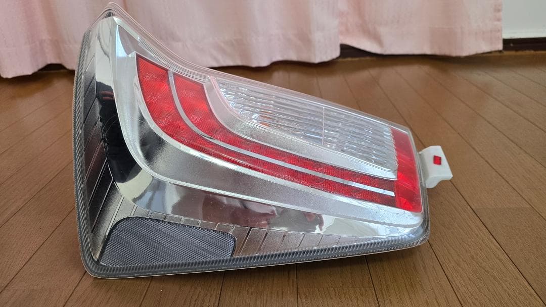 r*e様 プリウス30 左テールランプ STANLEY 美品