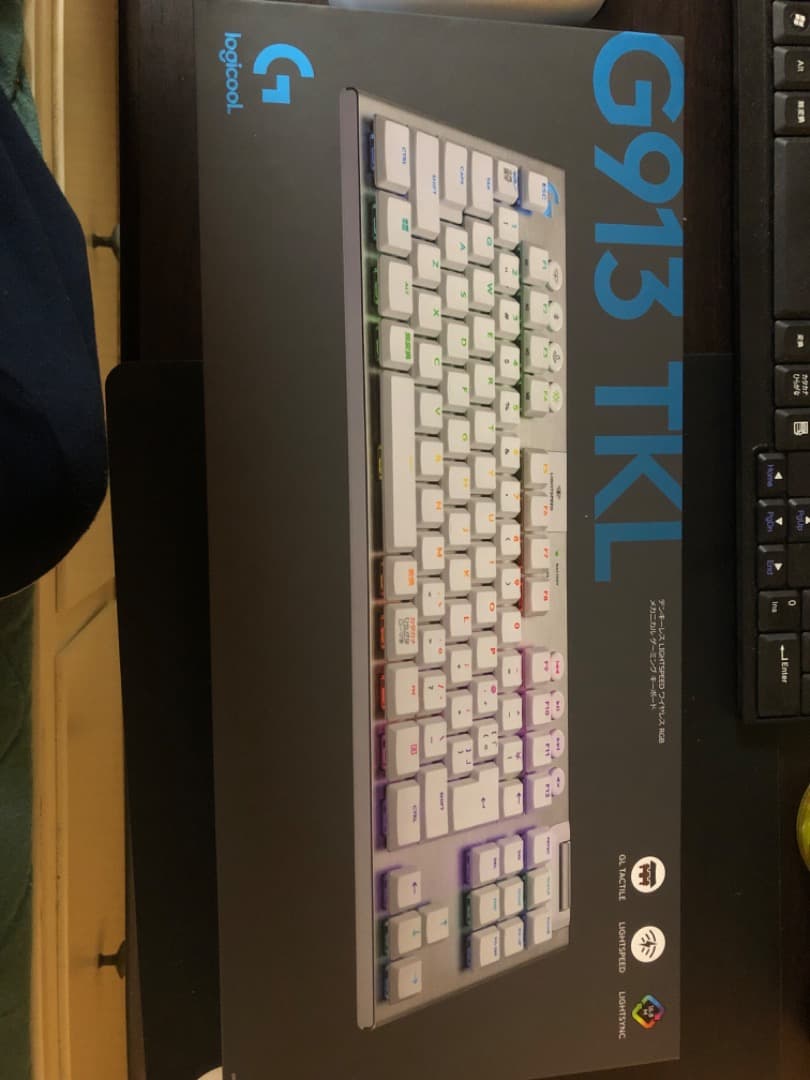 ロジクールG913TKLワイヤレスキーボードホワイト