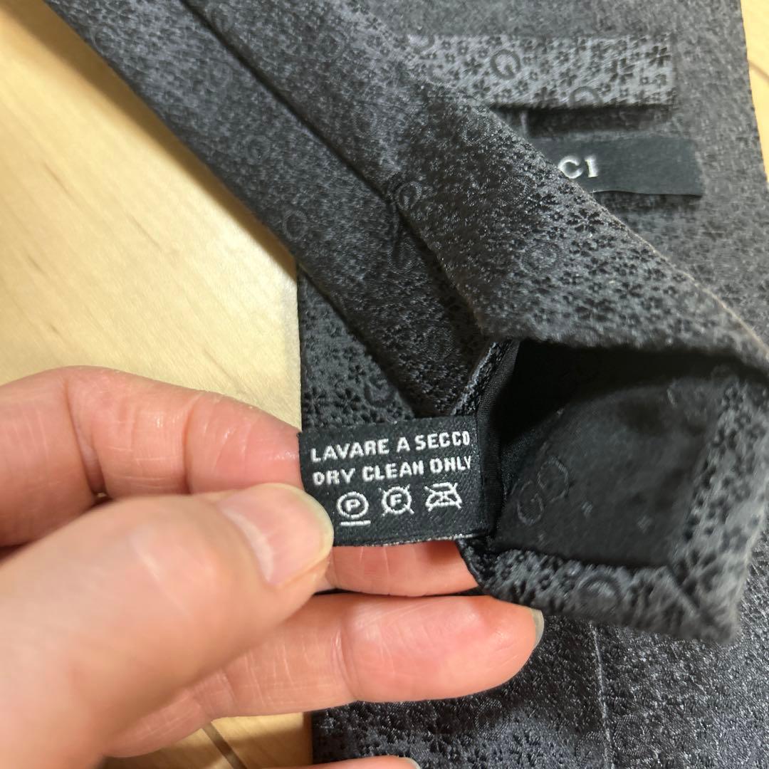 GUCCI グッチ　ネクタイ　黒　ブラック　GG柄　GGマーク　美品⭐︎