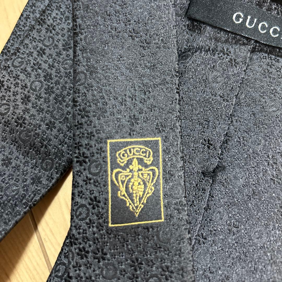GUCCI グッチ　ネクタイ　黒　ブラック　GG柄　GGマーク　美品⭐︎