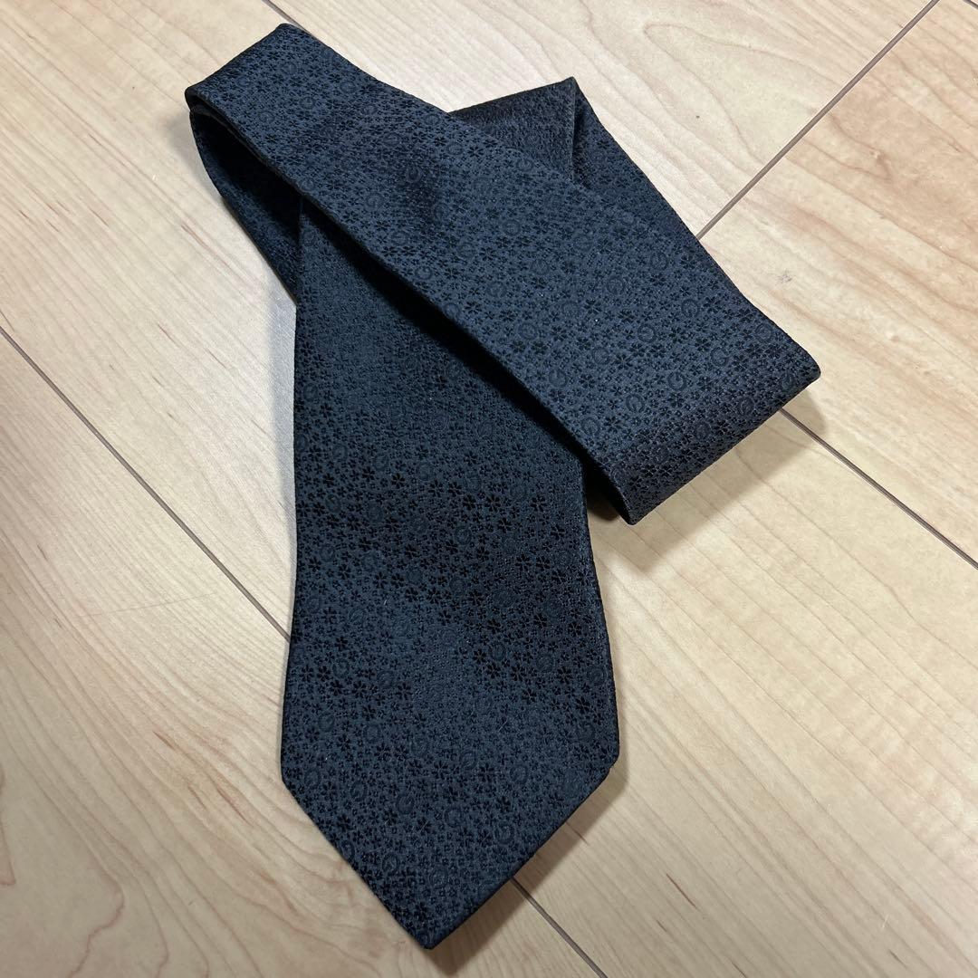 GUCCI グッチ　ネクタイ　黒　ブラック　GG柄　GGマーク　美品⭐︎