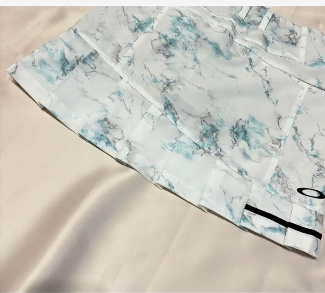 新品Oakley ゴルフ　総柄スカート　スタイリッシュ 吸水速乾　春夏　人気