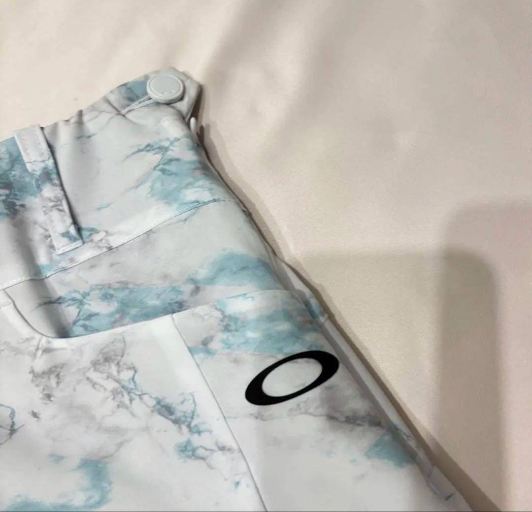 新品Oakley ゴルフ　総柄スカート　スタイリッシュ 吸水速乾　春夏　人気