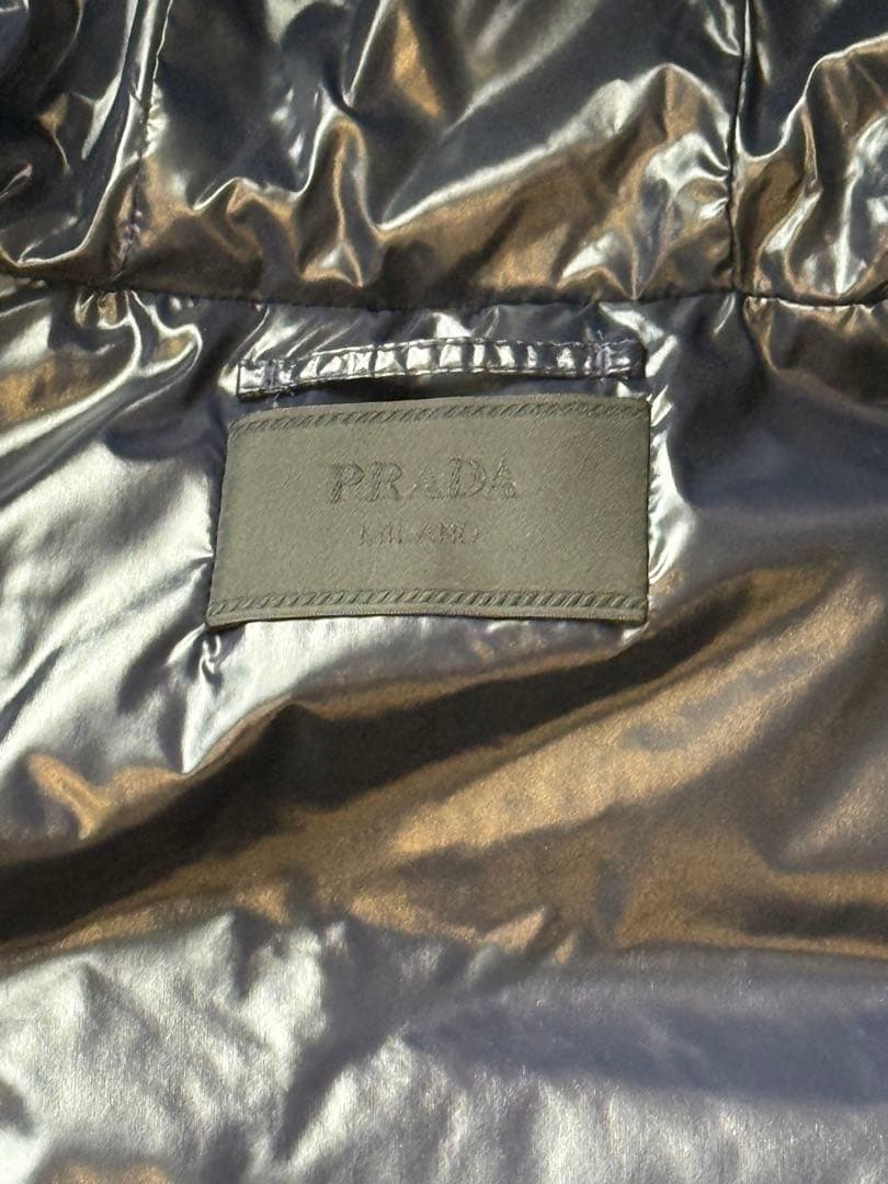 PRADA ネイビー ダウンベスト フード付き