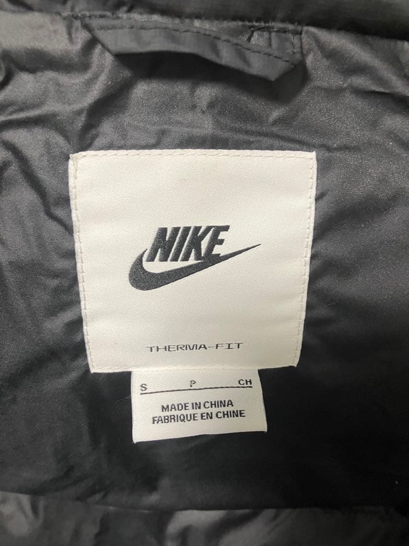 Nike ブラック ダウンベスト