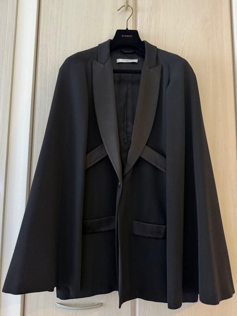 Givenchy（ジバンシィ）レディース ケープジャケット タキシードジャケット