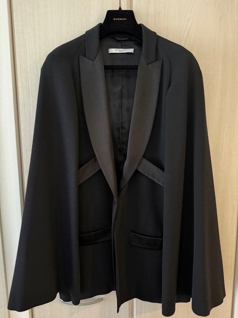 Givenchy（ジバンシィ）レディース ケープジャケット タキシードジャケット