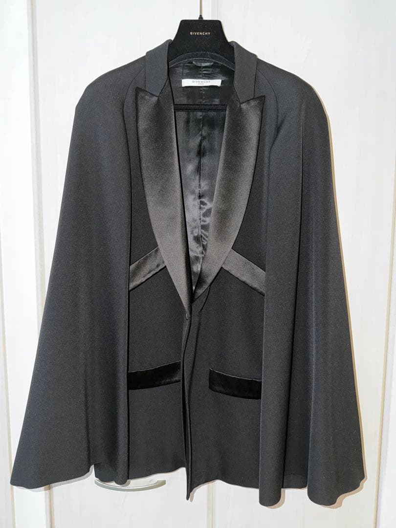 Givenchy（ジバンシィ）レディース ケープジャケット タキシードジャケット