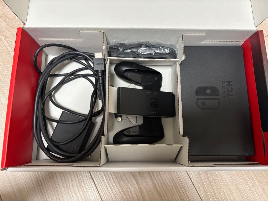 Nintendo Switch 本体Joy-Con付き
