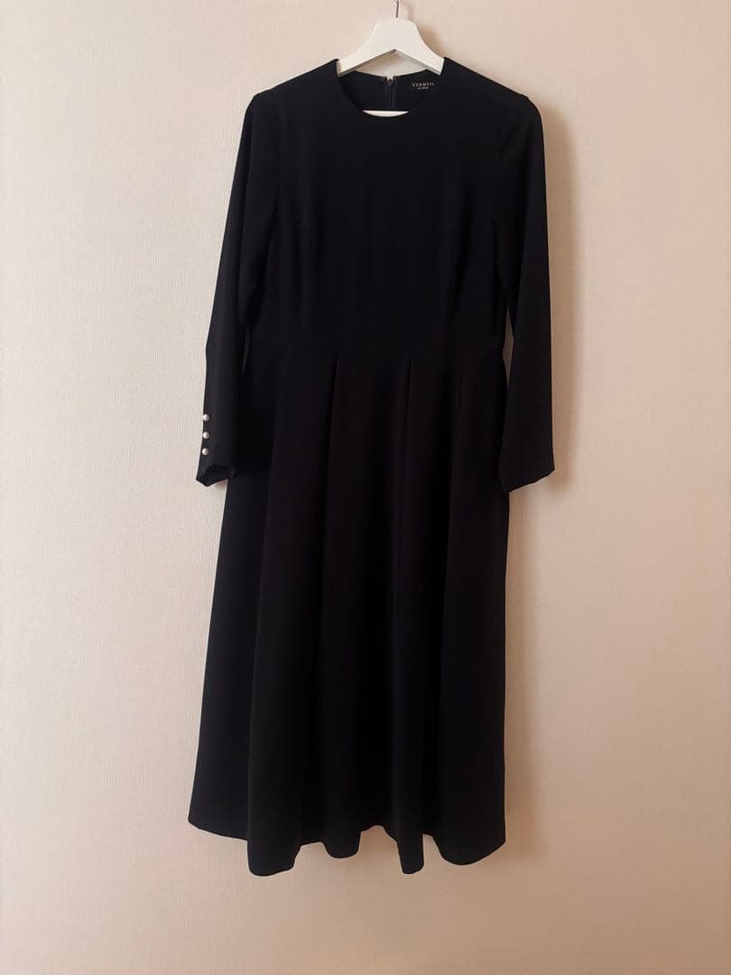 VERMEIL par iena バックサテンフレアワンピース　ネイビー