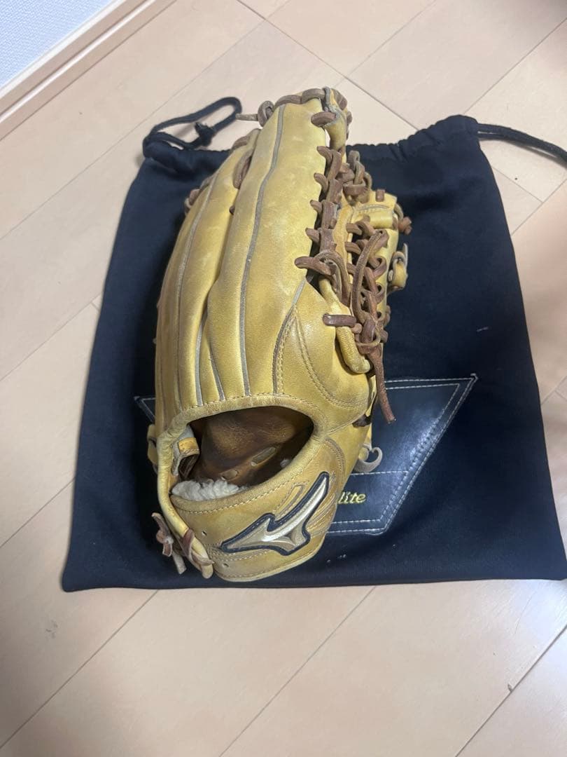 Mizuno 硬式グローブ イエロー 収納袋付き　外野手用