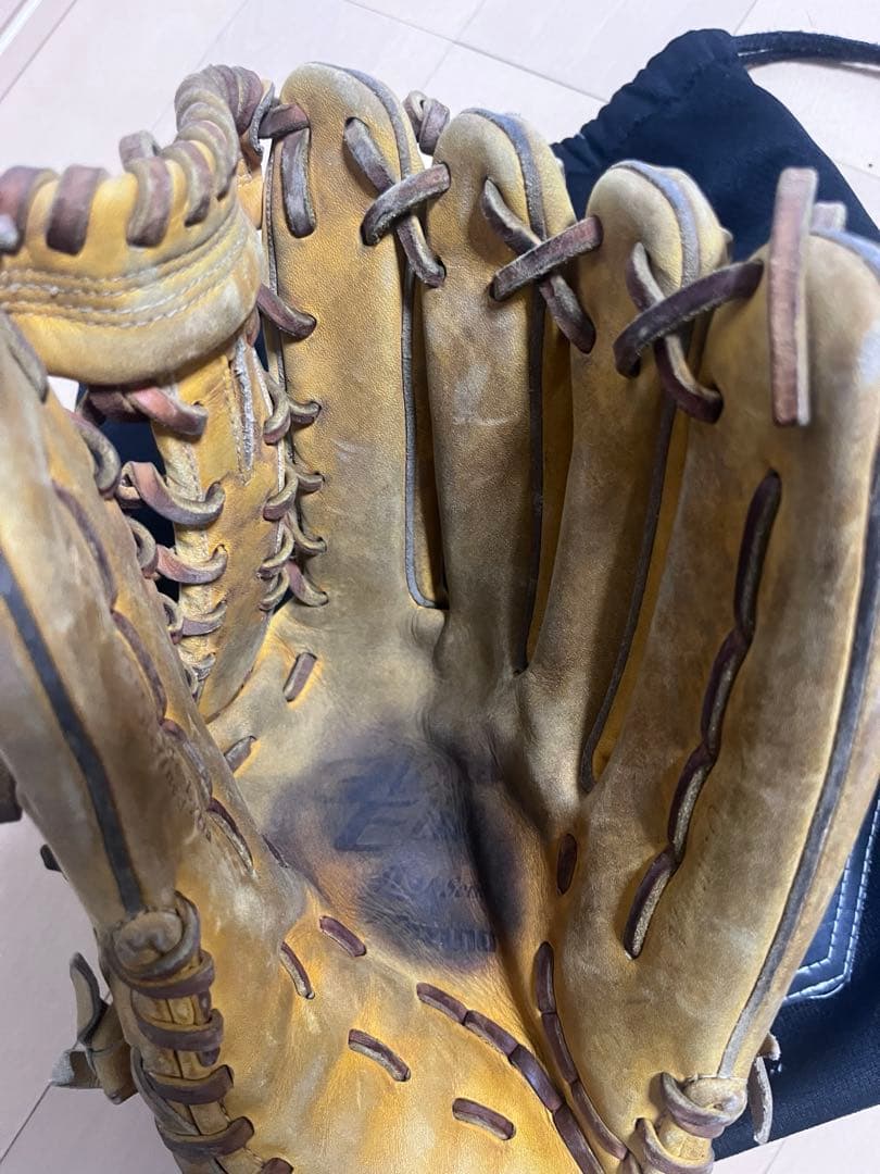 Mizuno 硬式グローブ イエロー 収納袋付き　外野手用