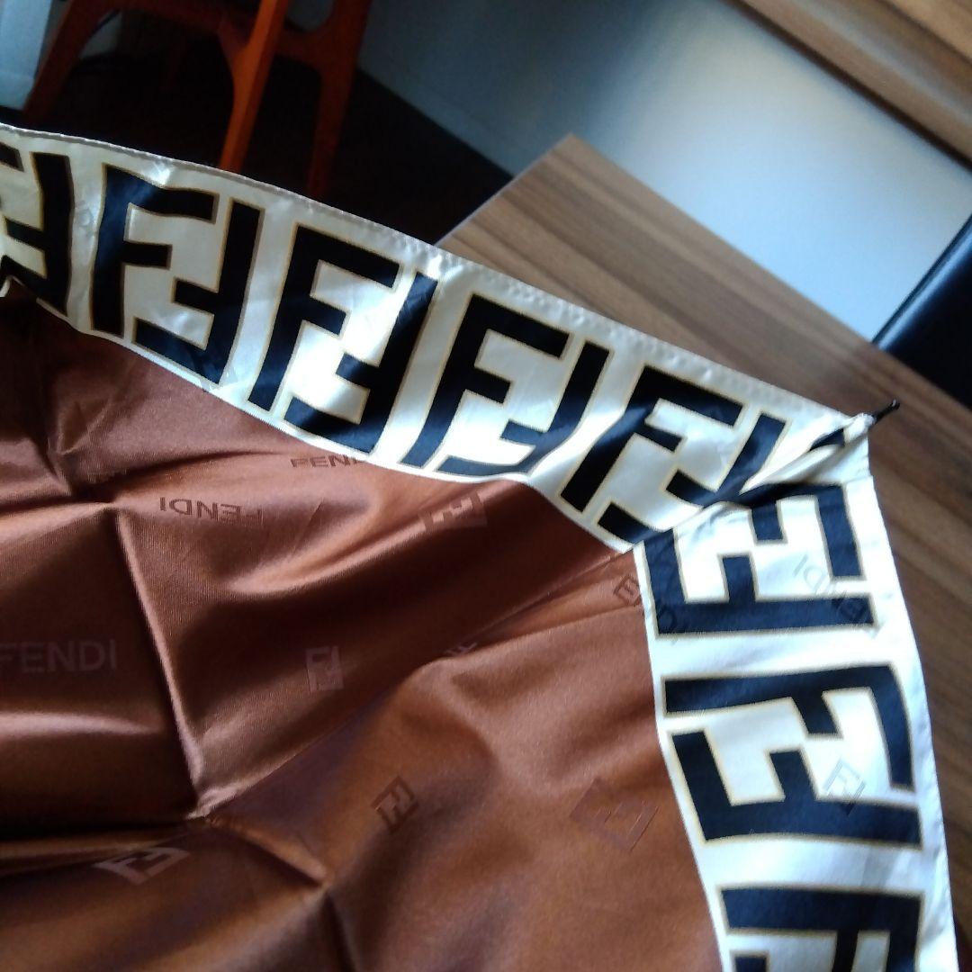 Fendi 傘