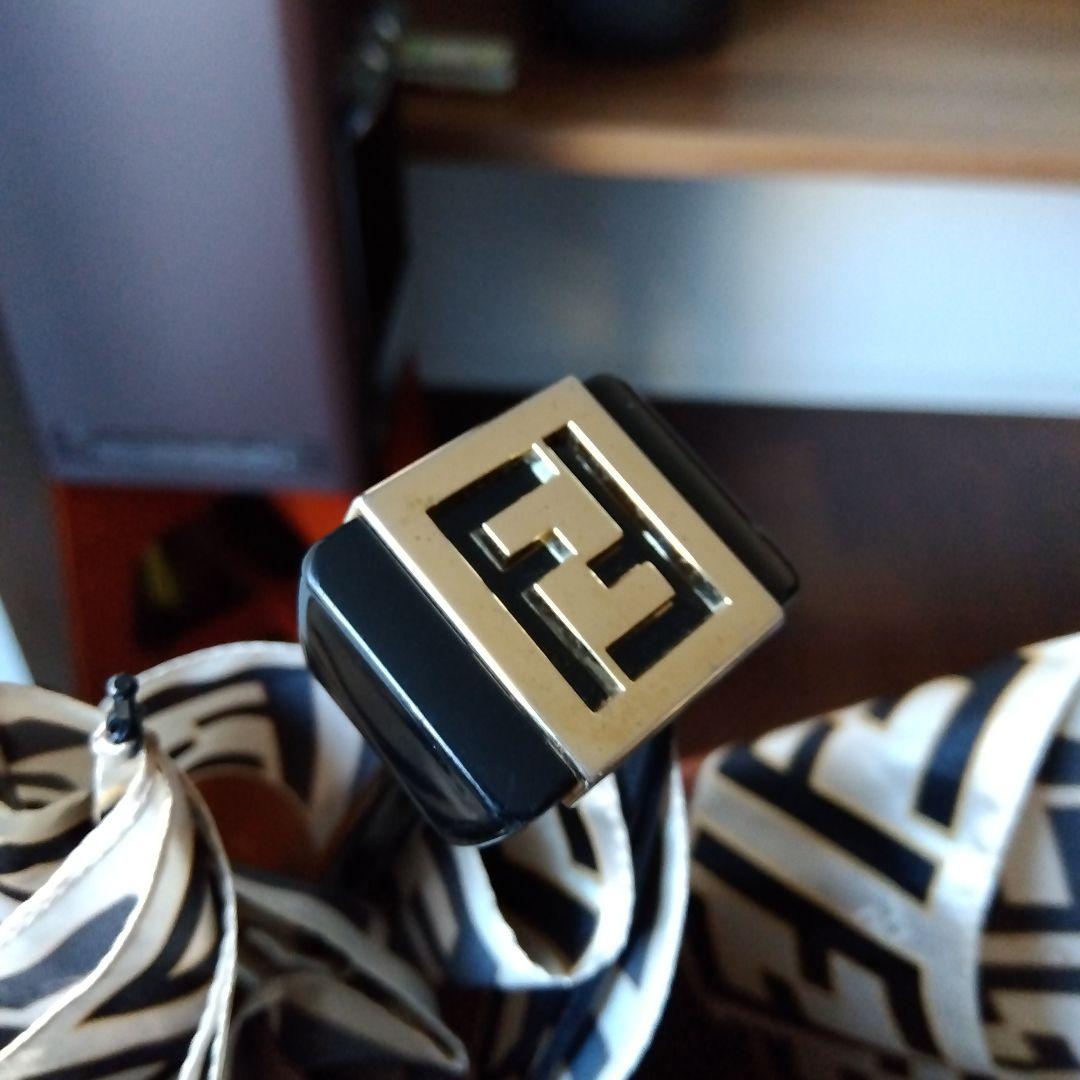 Fendi 傘