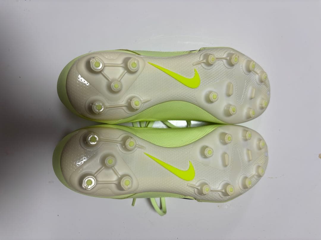 Nike Tiempo 蛍光イエロー サッカーシューズ