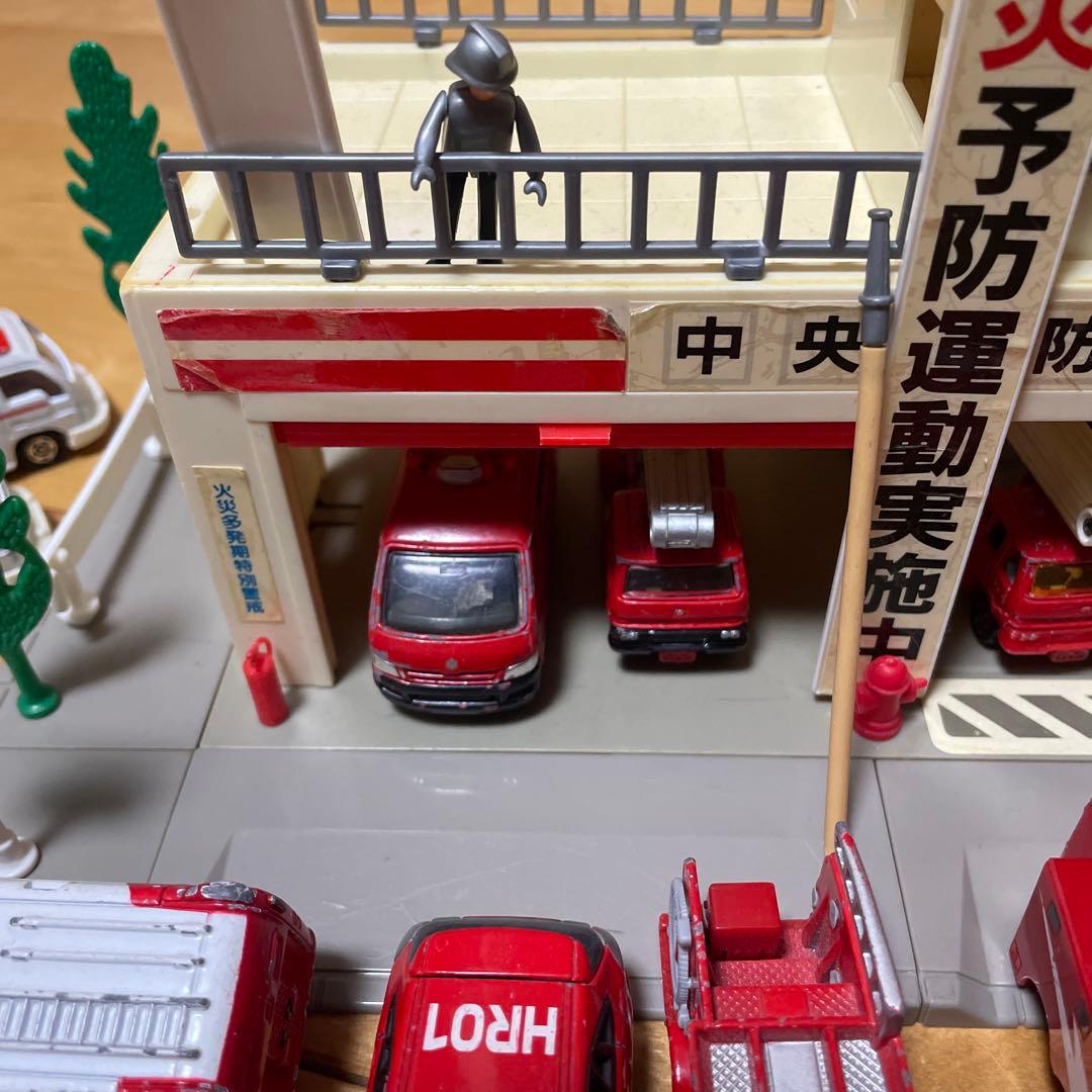 廃盤　トミカタウン消防署、交番、トミカまとめ売り