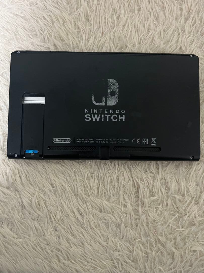 スイッチ本体のみです。