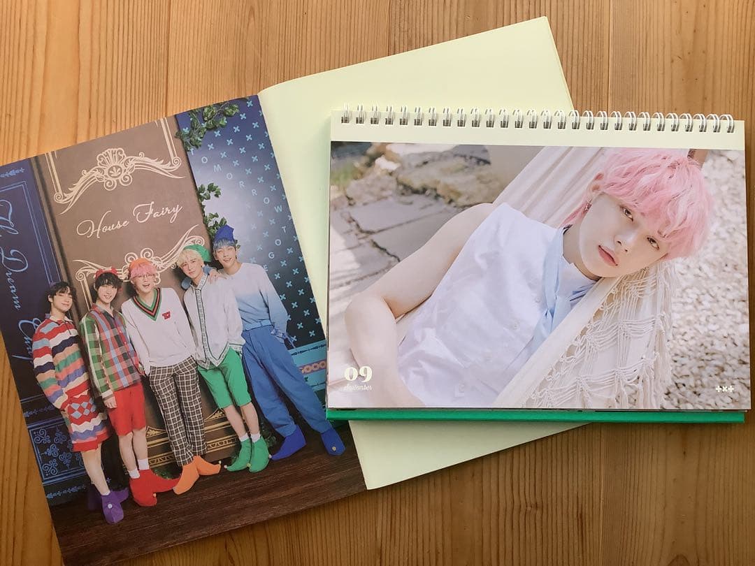 TOMORROWXTOGETHER 2021 SEASON’SGREETINGS