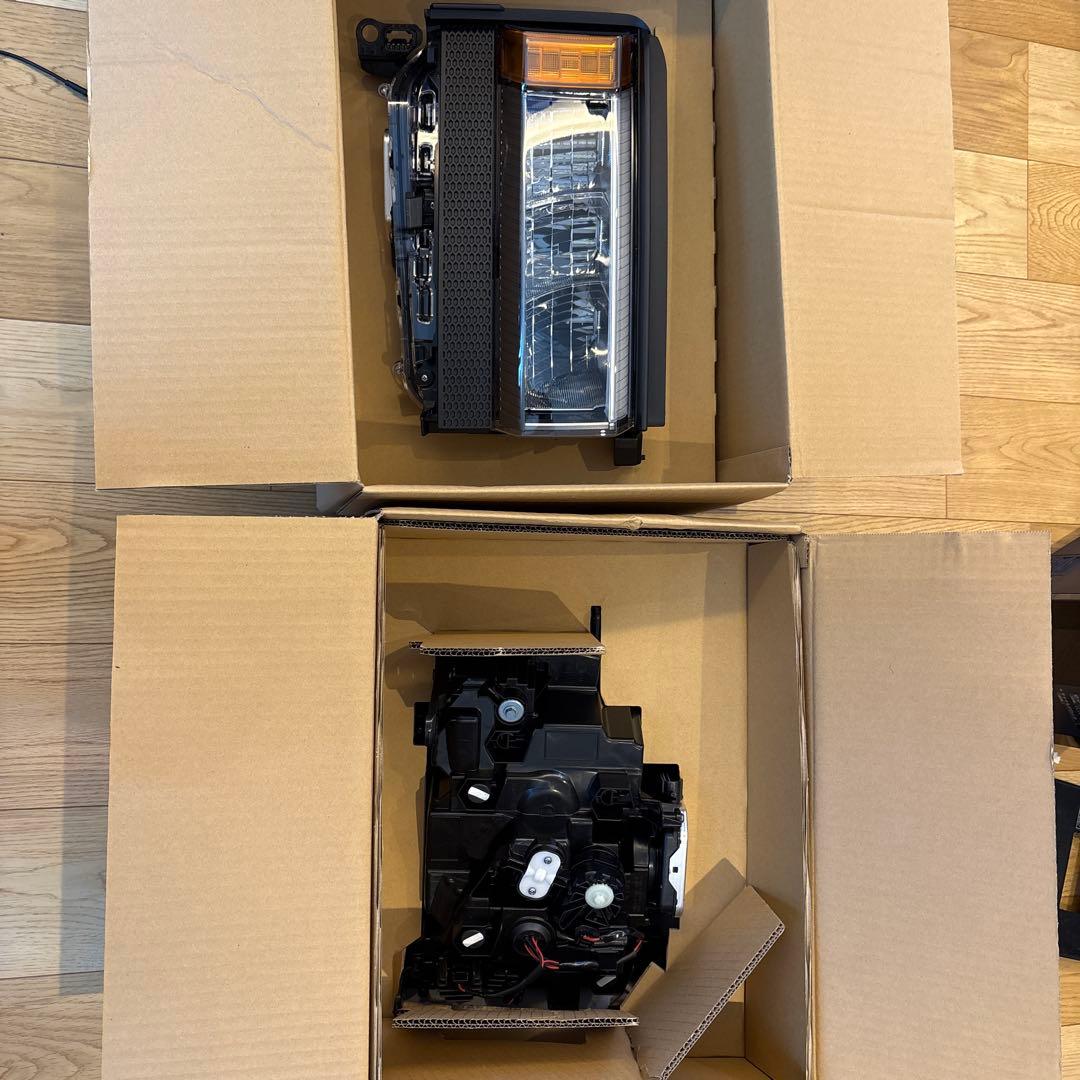 ランドクルーザー250 角目ヘッドライト 未使用