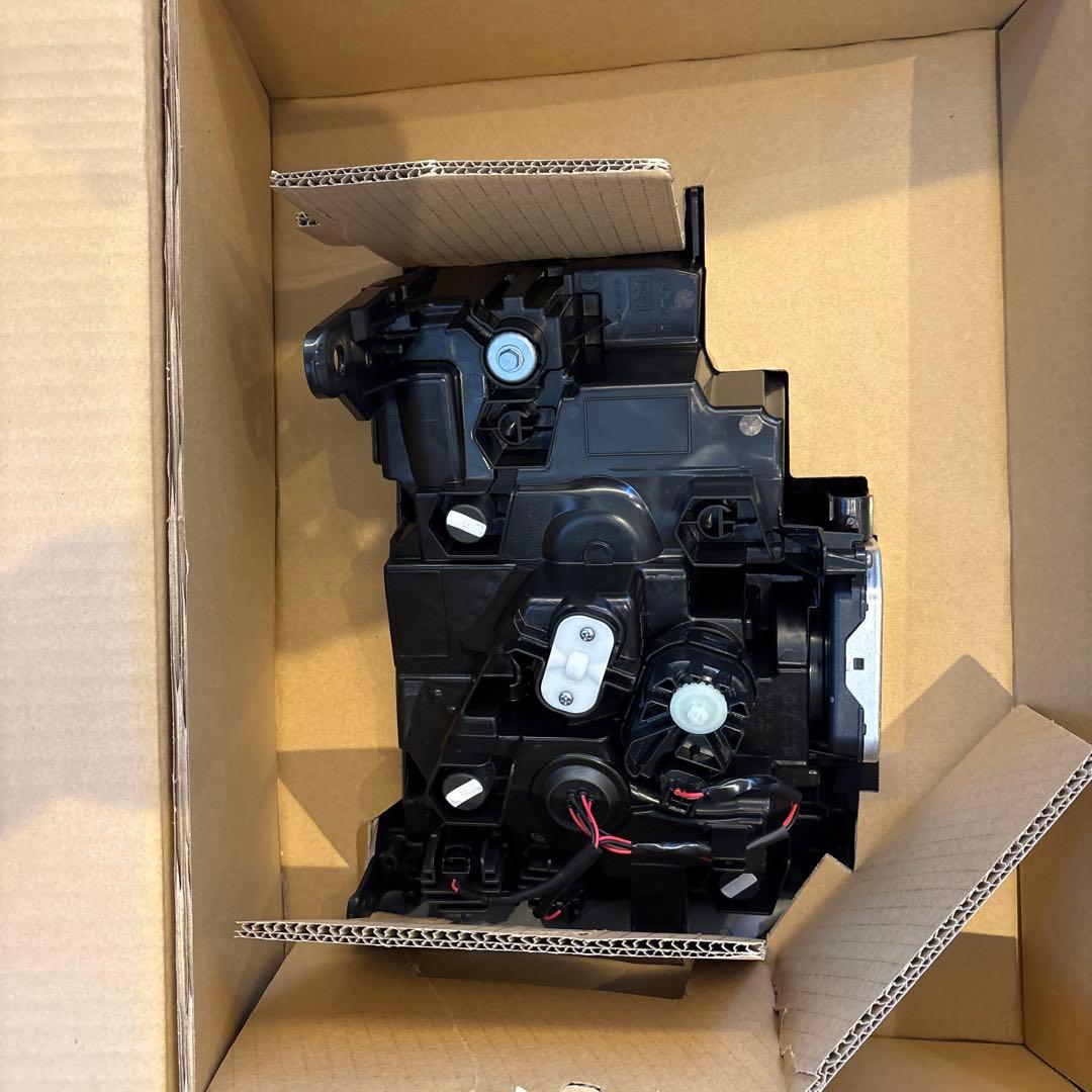 ランドクルーザー250 角目ヘッドライト 未使用
