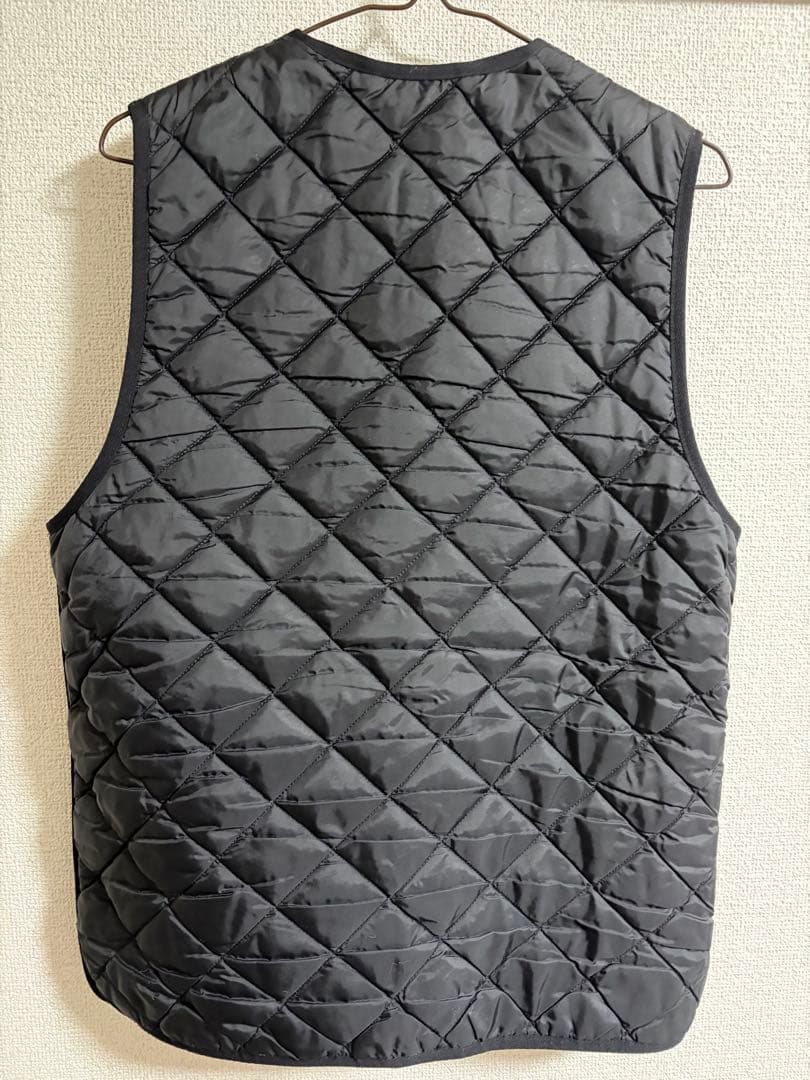 Barbour ブラック キルティングベスト