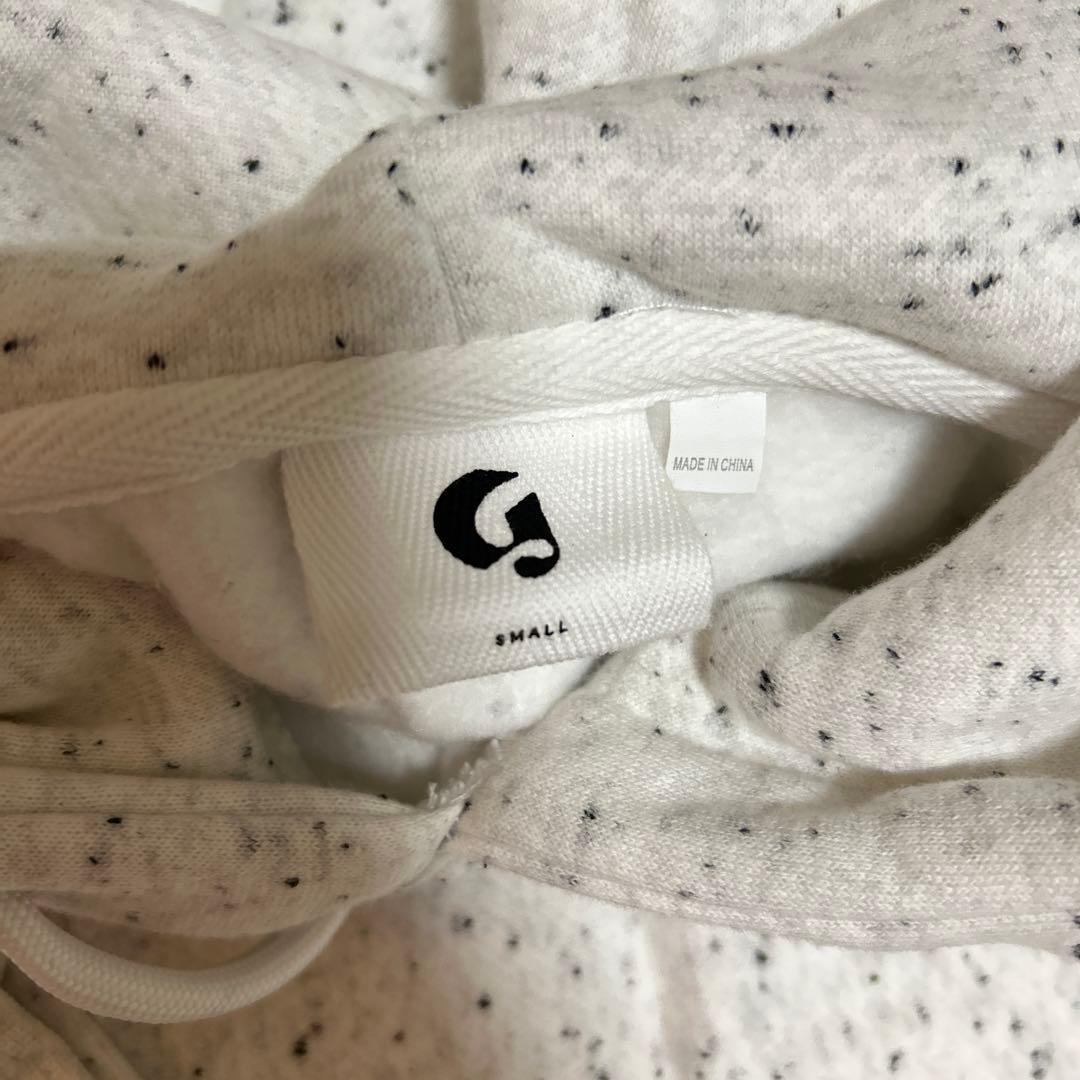 Glossier フリース　パーカー　フーディー