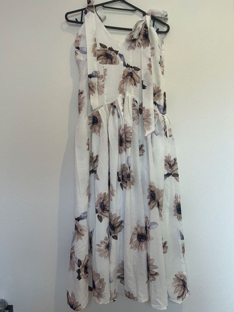 ワンピース Herlipto Sunflower-Printed Midi Dress S