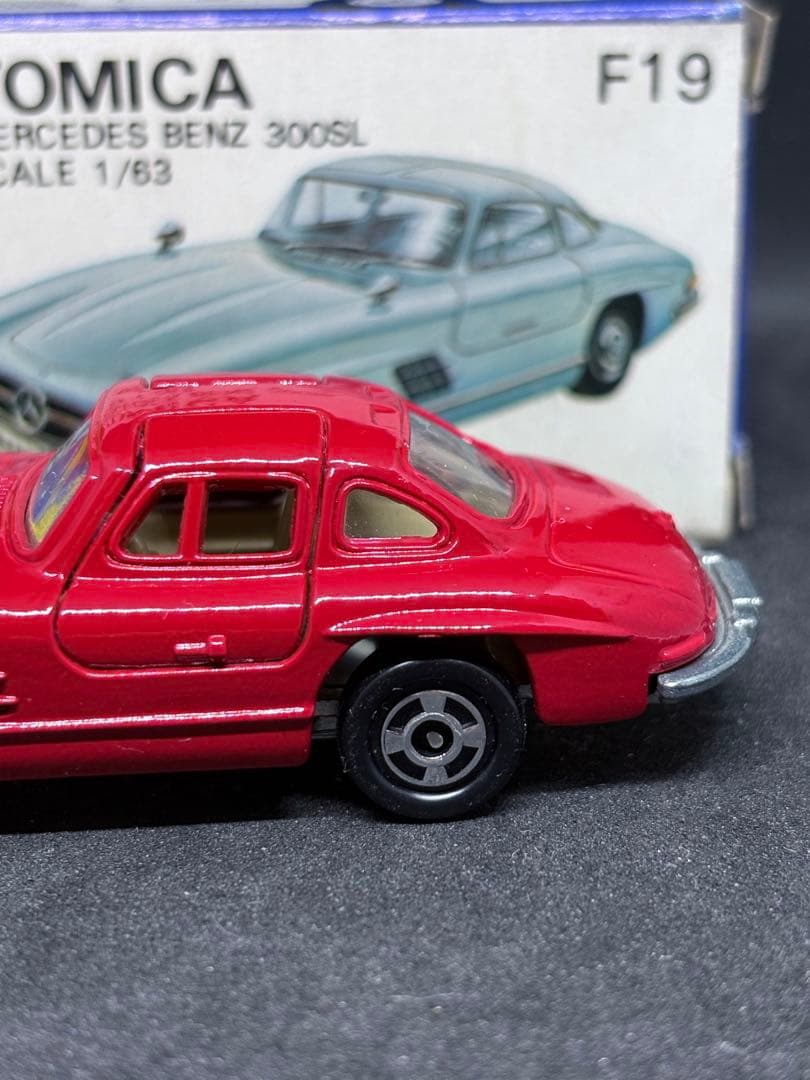 トミカ 青箱 日本製 F19 メルセデス ベンツ 300SL 赤