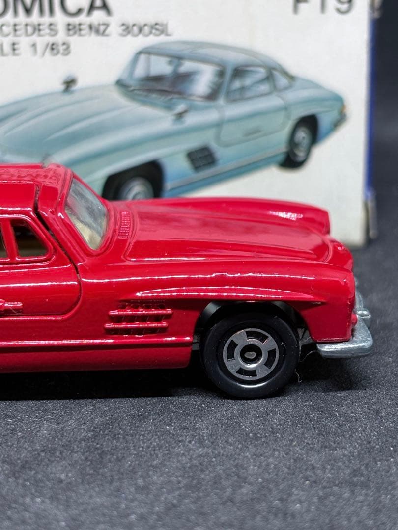 トミカ 青箱 日本製 F19 メルセデス ベンツ 300SL 赤
