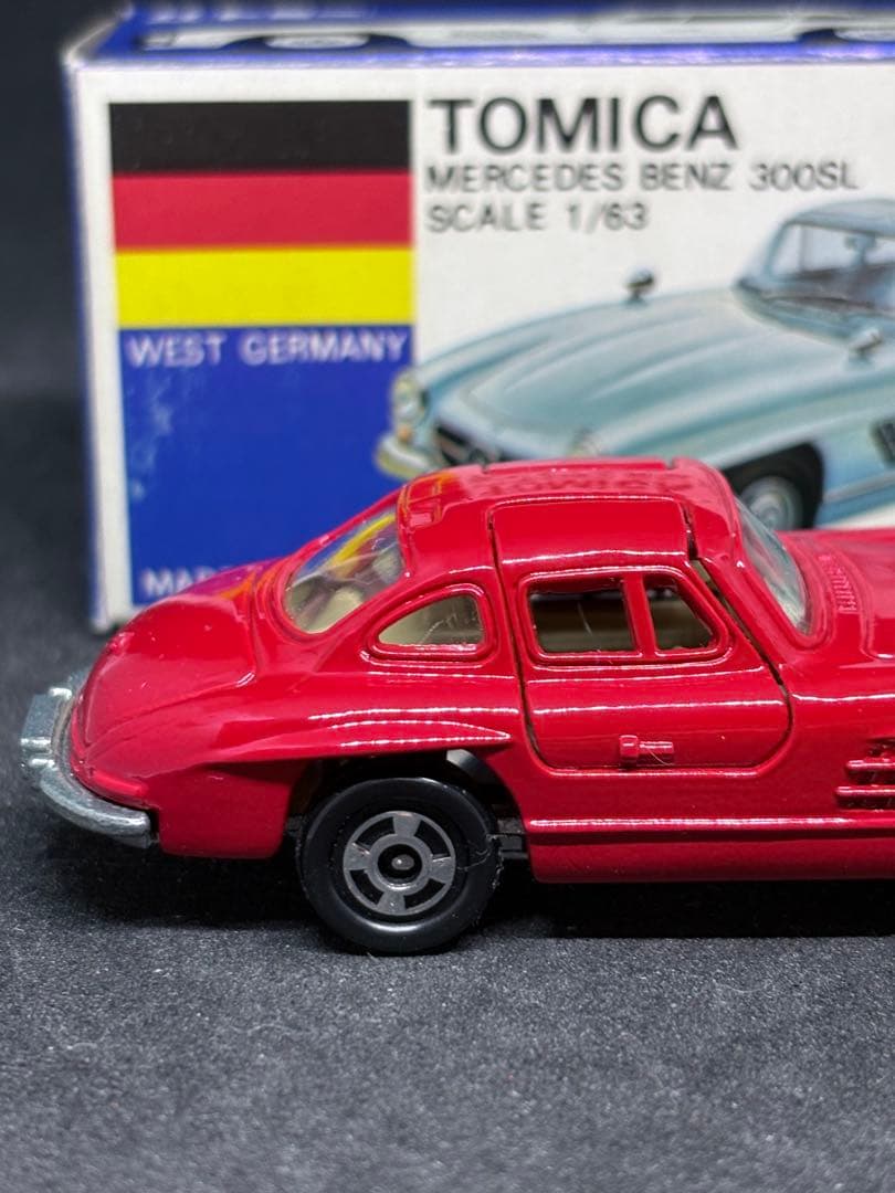 トミカ 青箱 日本製 F19 メルセデス ベンツ 300SL 赤