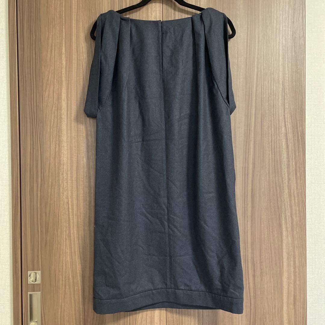 MIUMIUノースリーブダークブルーウールドレス