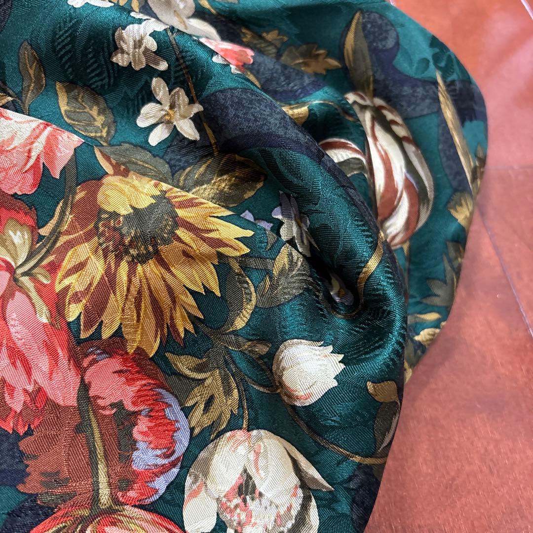 美品　Ralph Lauren 大判 シルク100%スカーフ