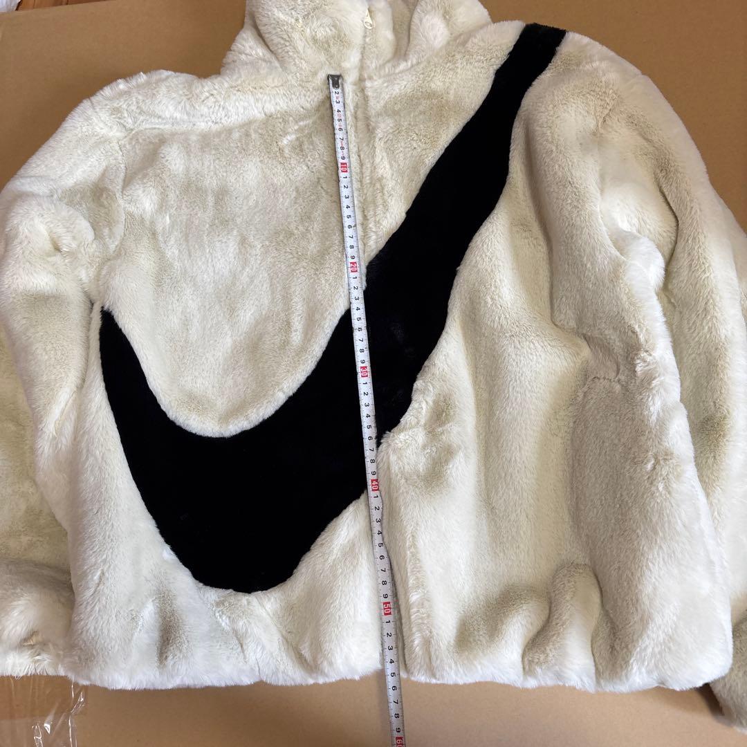 NIKE ビッグスウッシュフェイクファージャケット