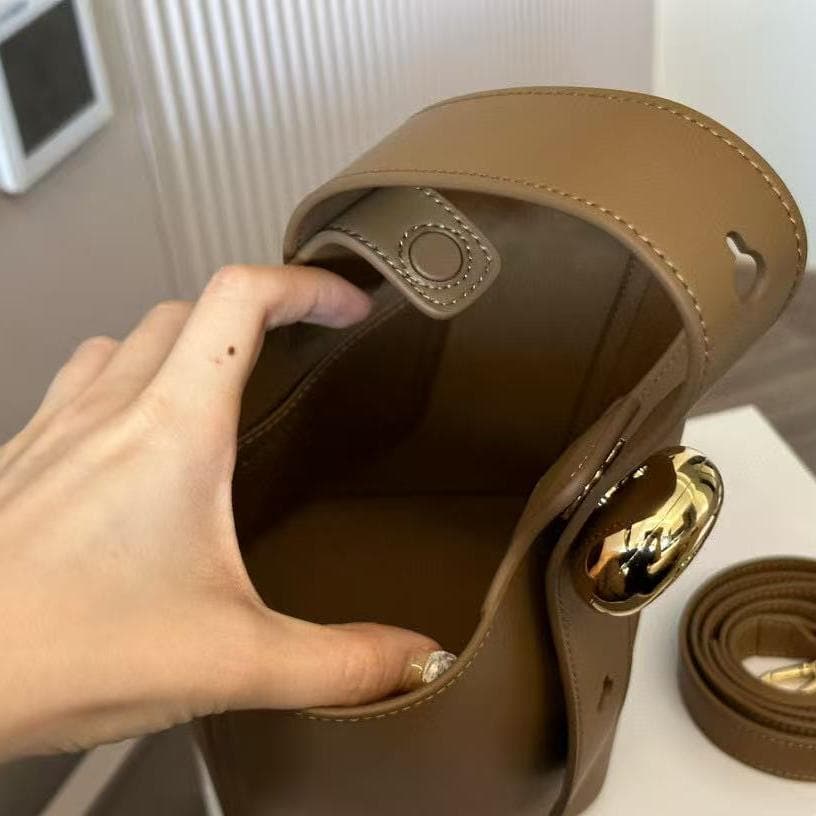 Loewe Pebble Bucket かごバッグハンドバッグ