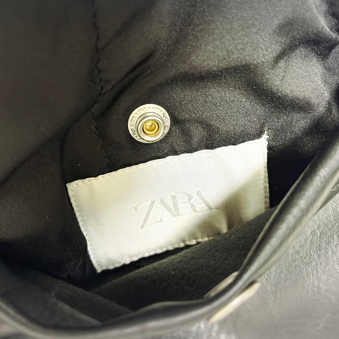 ZARA　フェイクレザー メンズ　フード付きジャケット XLサイズ　光沢　黒