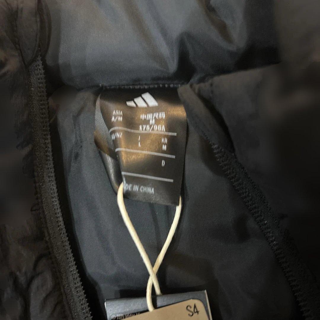 14000円　adidas 黒 ダウンベスト サイドストライプ