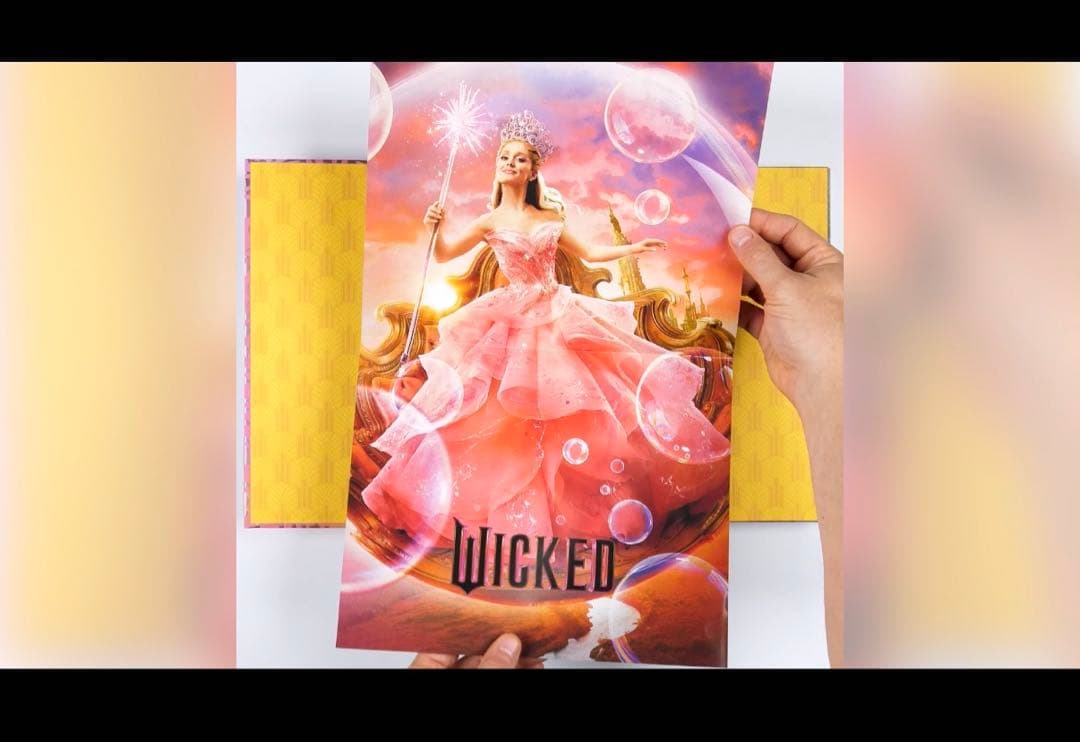 【アメリカ限定品】Wicked 公式写真集　ポスター付き　期間限定