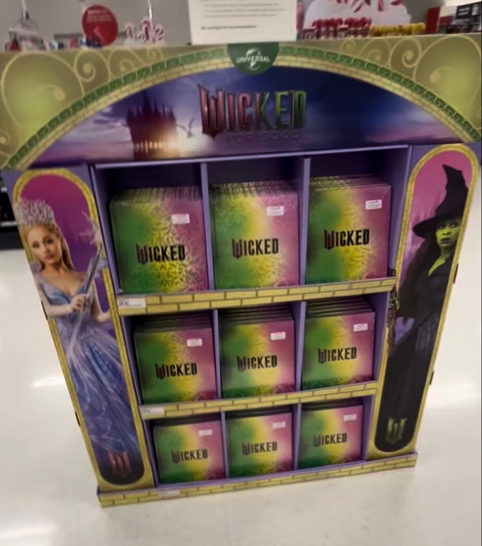 【アメリカ限定品】Wicked 公式写真集　ポスター付き　期間限定