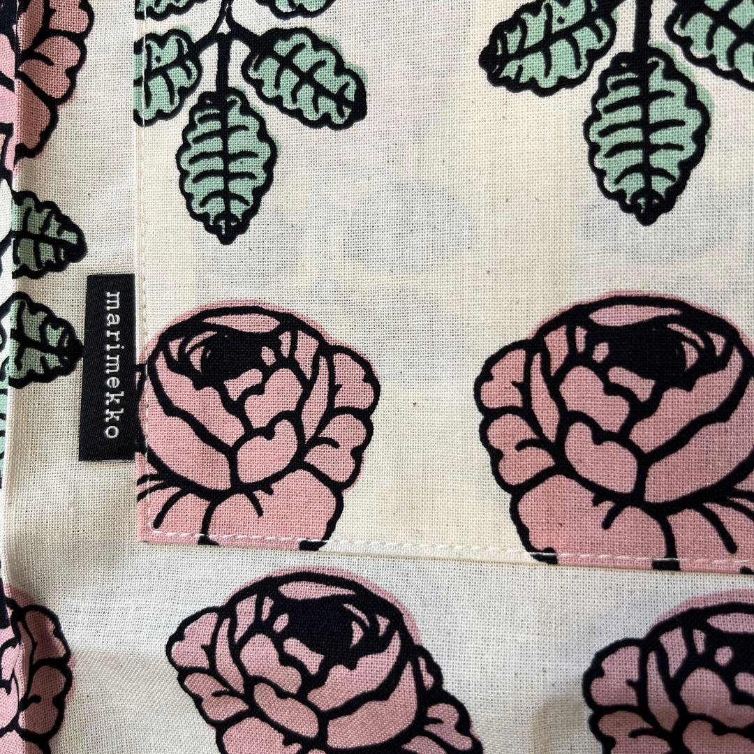 marimekko バラ柄エプロン