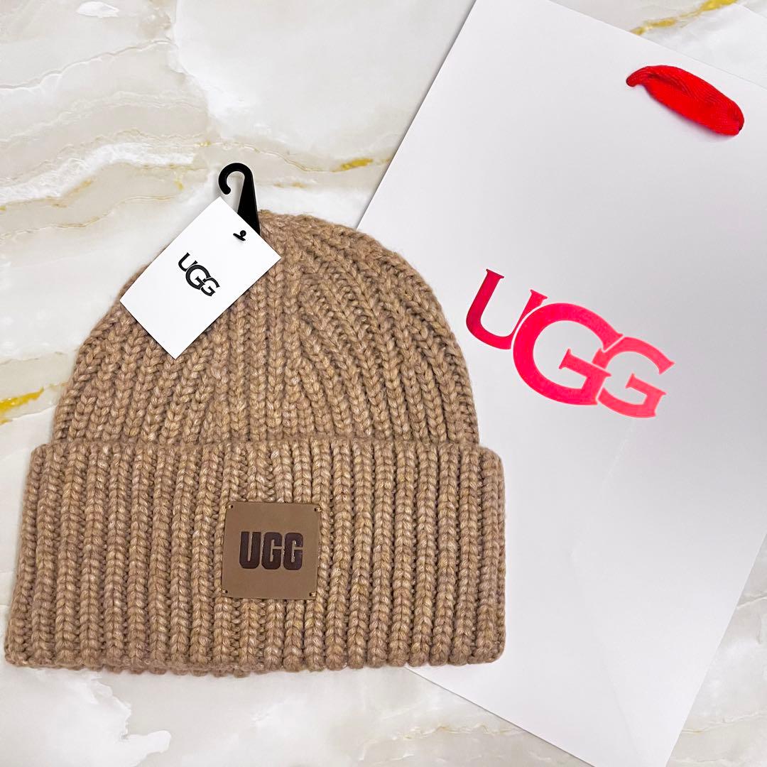 【新品未使用】UGG ニット帽 ビーニー　キャメル　01