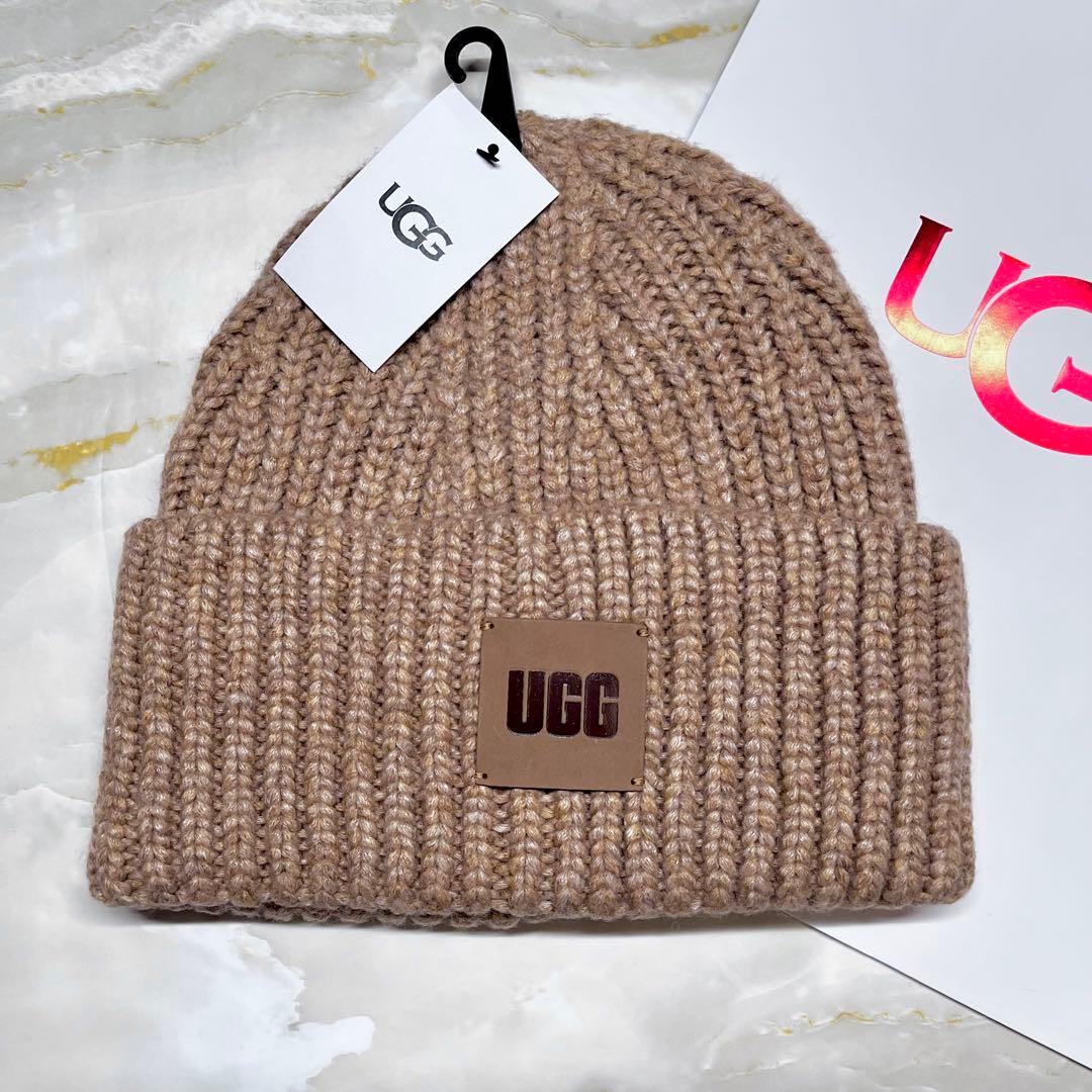 【新品未使用】UGG ニット帽 ビーニー　キャメル　01