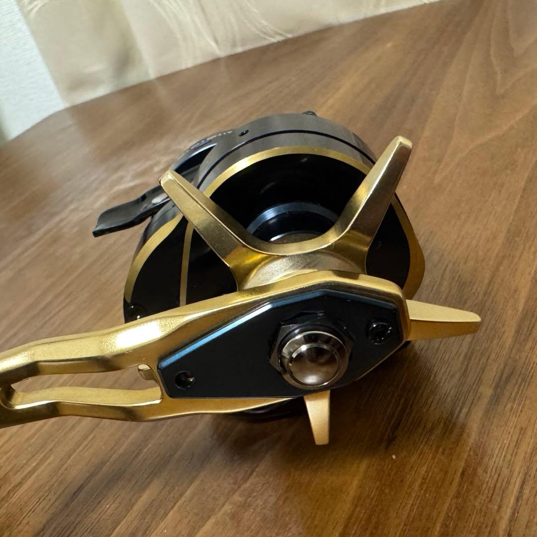 【美品】DAIWA ソルティガic SALTIGA IC-300HL-SJ